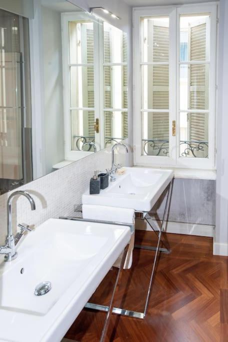 Apartamento Charme And Relax In Downtown Parma Exterior foto